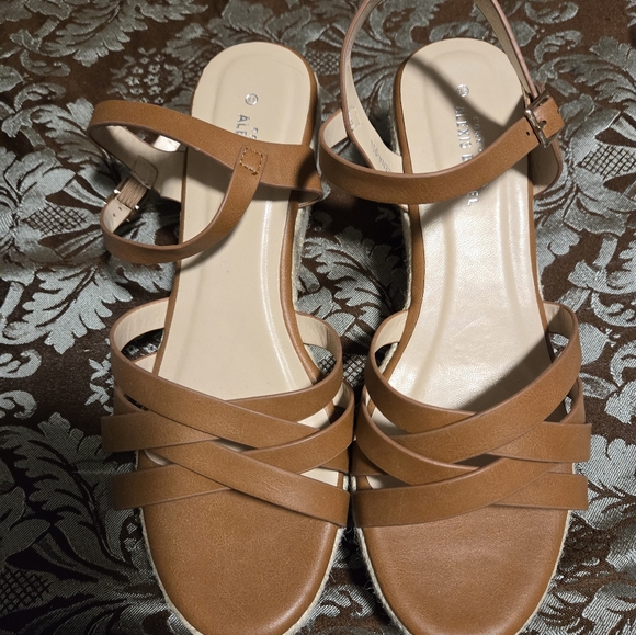 Ladies Sandals - Picture 3 of 4